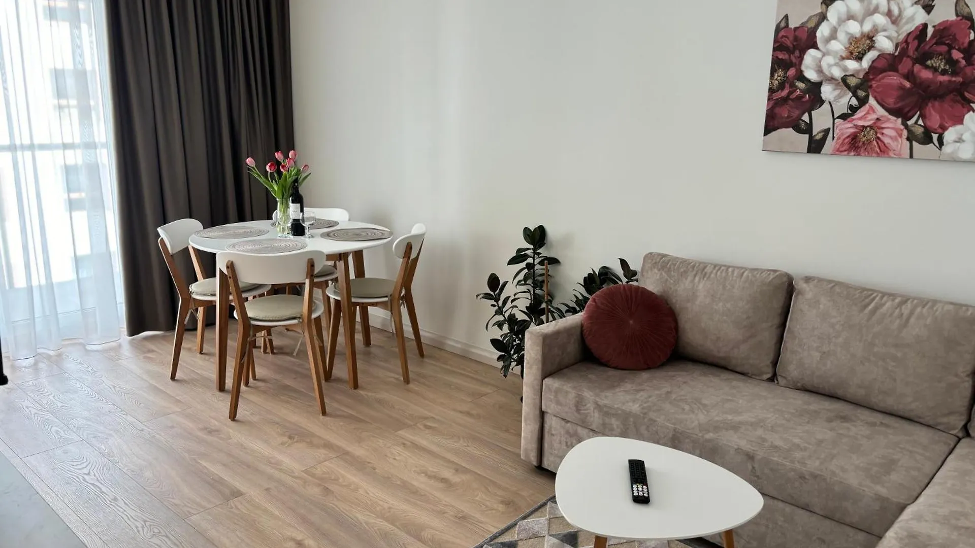 Climatic Apartment / Gdansk Perspektywa / 1.5Km From The Old Town