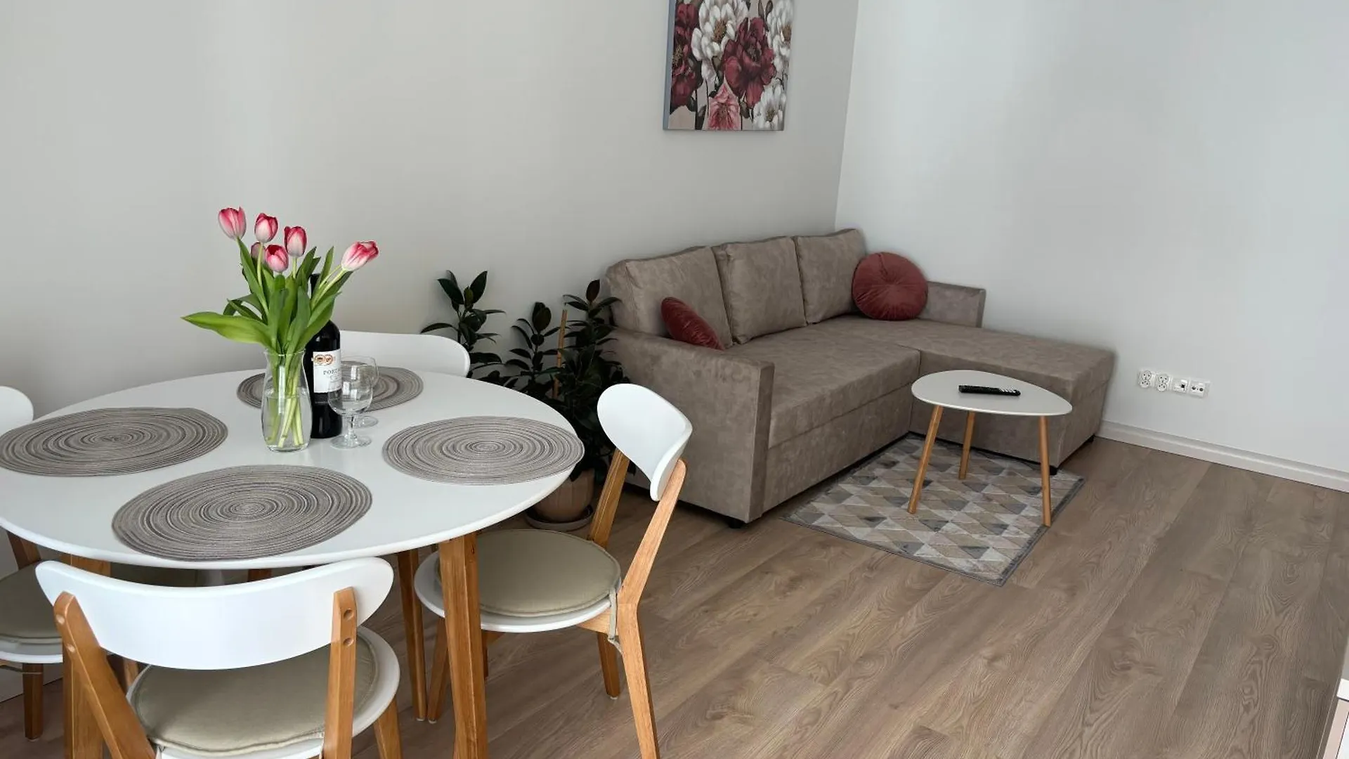 Climatic Apartment / Gdansk Perspektywa / 1.5Km From The Old Town